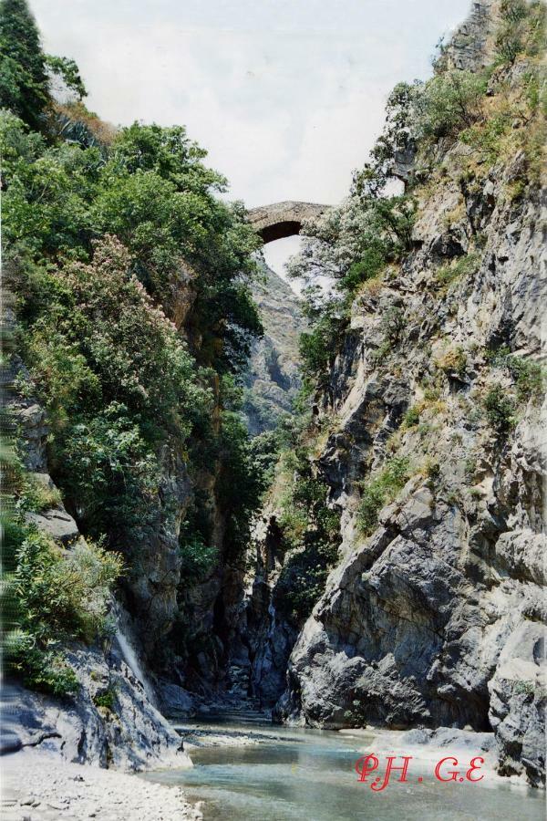 Casa Skanderbek Villa Civita Esterno foto